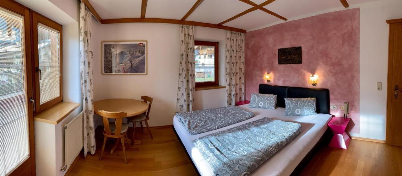 Chalet Neuhaus Ried im Zillertal Exterior photo